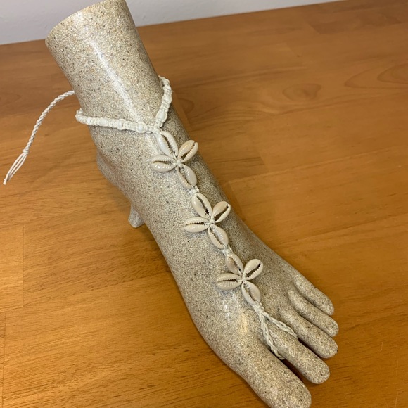 Handmade Cowrie Shell Macrame Anklet w/ Toe Ring – Natural - Picture 3 of 7